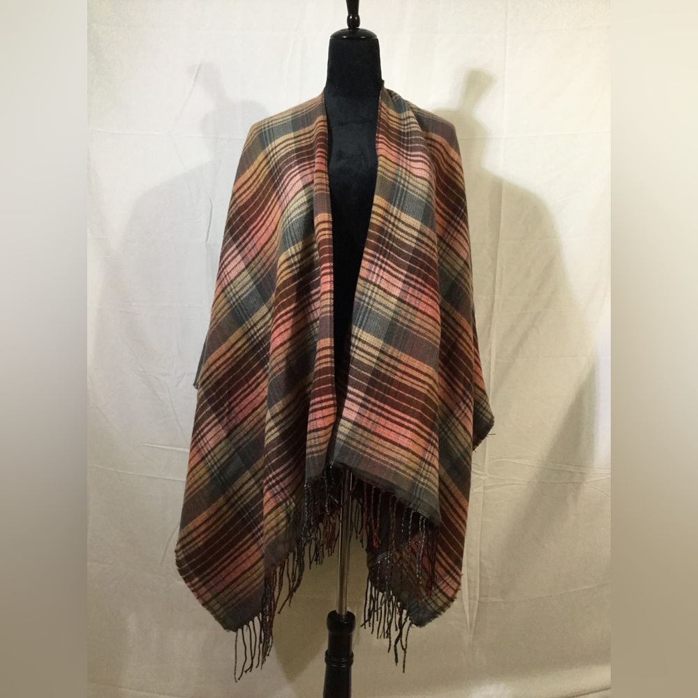 Woven heart  poncho new with tag (ML)